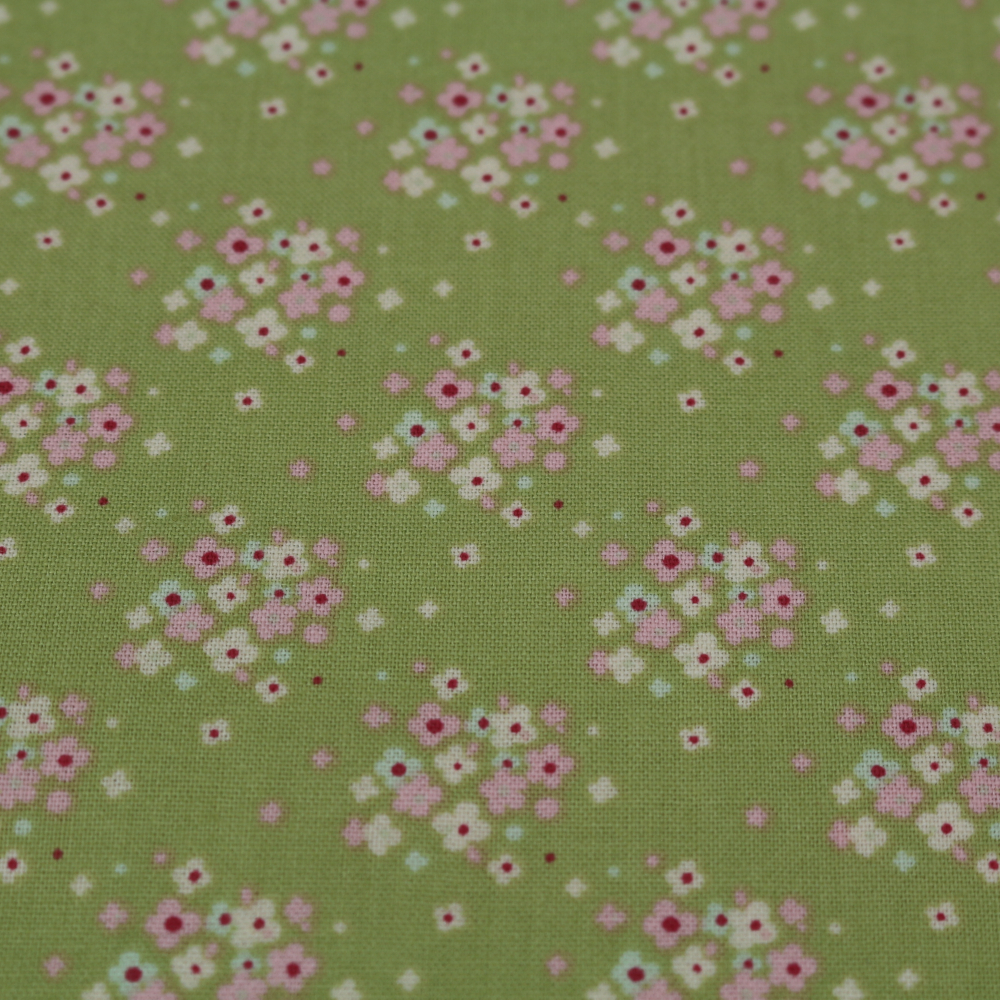 Baumwollstoff / Druckstoff Tilda Jean Olive Apple Bloom von Tone Finnanger